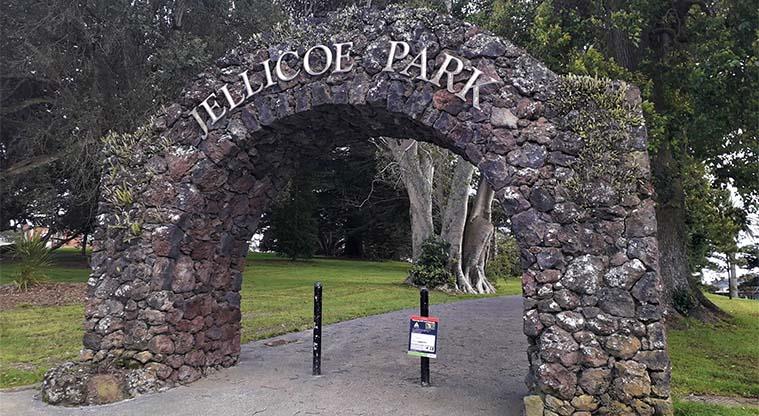 Jellicoe Park - Grey Street stone arch entrance to the park.