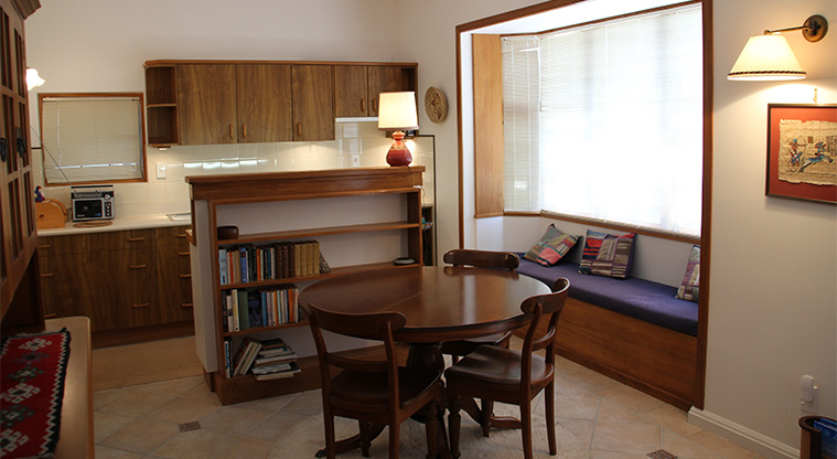 Courtyard House: annex kitchen and dining area