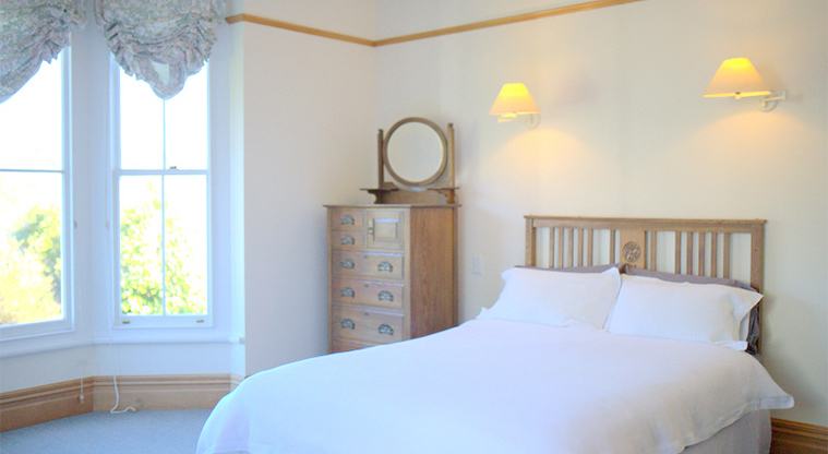 Fitzroy House - Double bedroom.