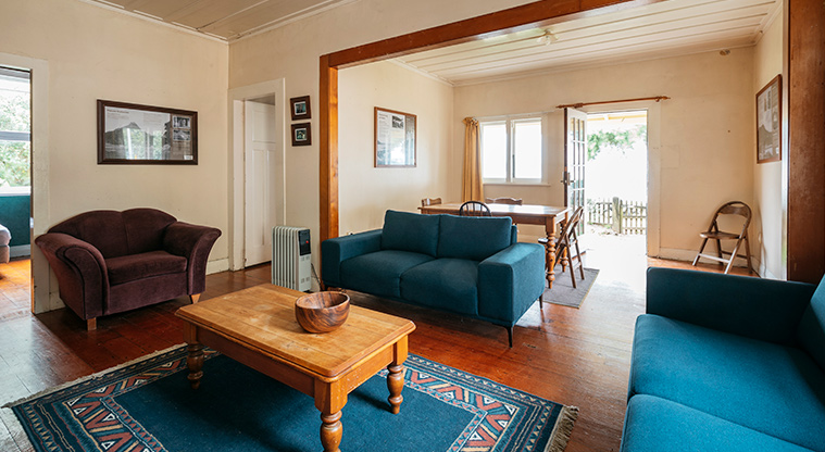 Barr Cottage — Lounge and dining room.