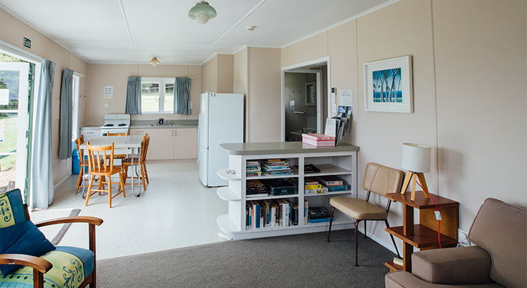 Baileys Cottage - Kitchen and dining area.