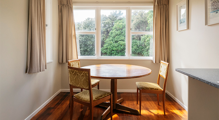 Tapapakanga Bach - Dining room.