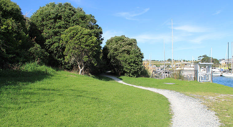 98 Pinecrest Drive - Section of path with bush on the left and the marina on the right. Photo credit: M Loubser.
