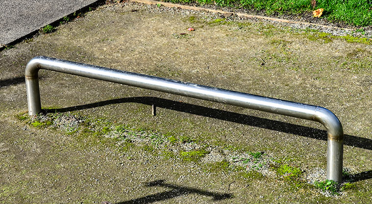 Waiake / Aickin Reserve - Balance bar. Photo credit: Aleksandar Ćirilović.