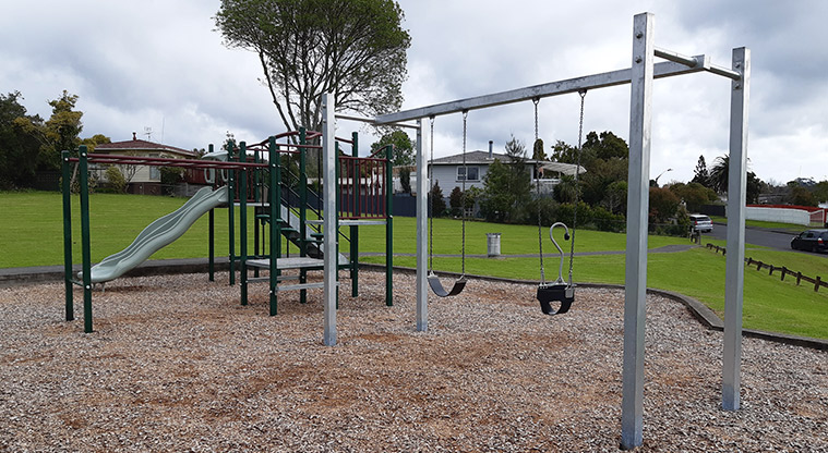 Alan Reserve – Playground and swings.&nbsp; Photo credit: T Hodder.