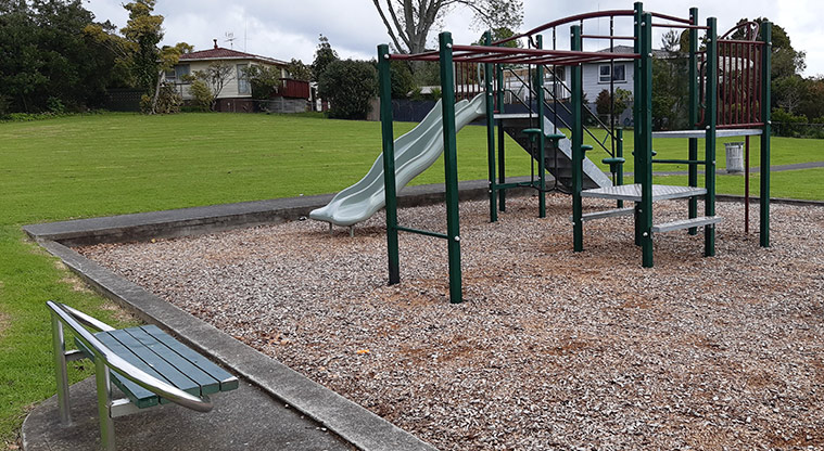Alan Reserve – Climbing equipment, slide and seat. Photo credit: T Hodder.