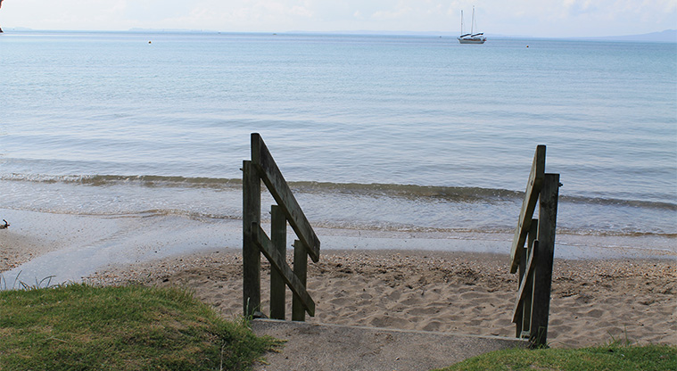 Arkles Bay Beachfront Reserve - Beach access. Photo credit: M Loubser.