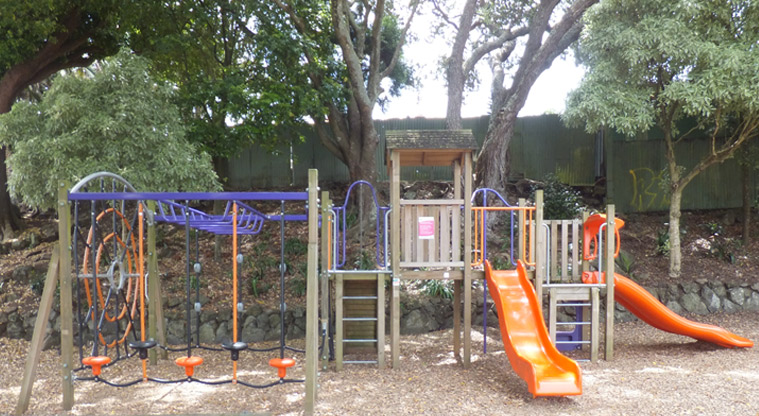 Bellevue Reserve - Playground with swings, climbing equipment, slides and seating. Photo credit: J Grigg.