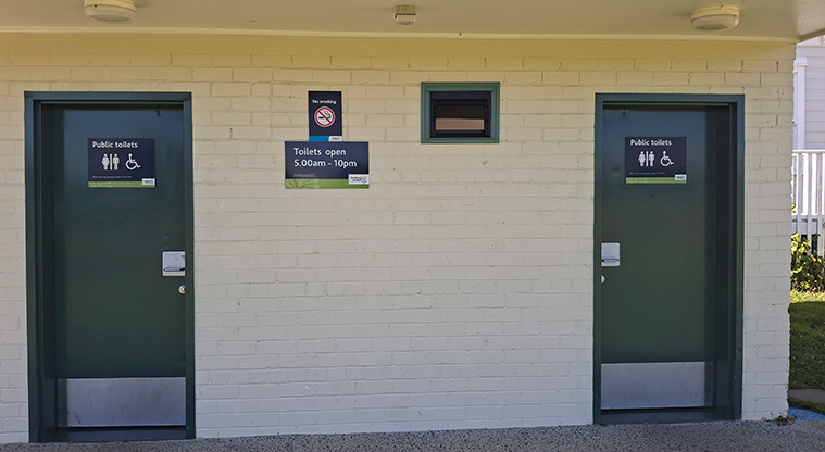Birkenhead War Memorial Park - Toilet block.