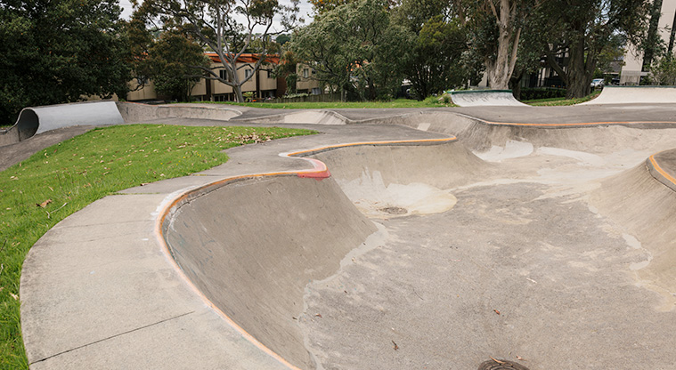 Bob Hill Reserve - Skate bowl with a full pipe in the background. Photo credit: J Farnworth.