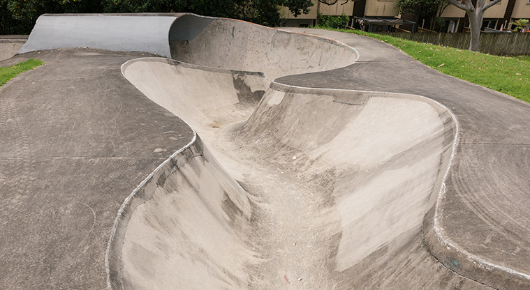 Bob Hill Reserve - Narrow section of the skate bowl leading to the full pipe. Photo credit: J Farnworth.
