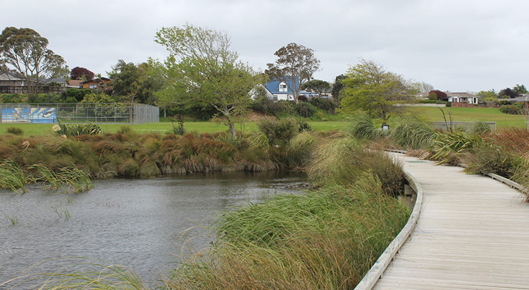 O-tua-uru / Brylee Drive Reserve - Boardwalk around a section of the pond.