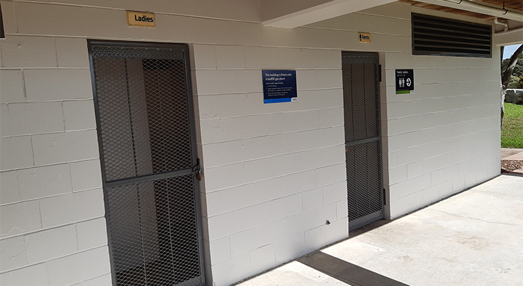 Ōkaurirahi / Ceramco Park – Toilet block.