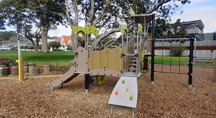 Cockle Bay Reserve - Play module with climbing wall and net, slide. platforms, and more.