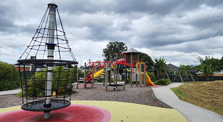 Toetoe-roa / Cooper Park - The playground with a net climbing frame, play module with climbing tower, slides, swings, a challenging bike track and more.