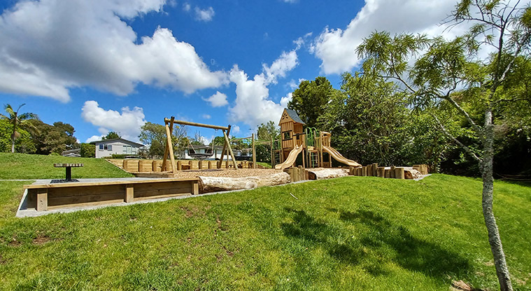 Cranston Street Reserve - Looking up at the playground from part way down the slope.
