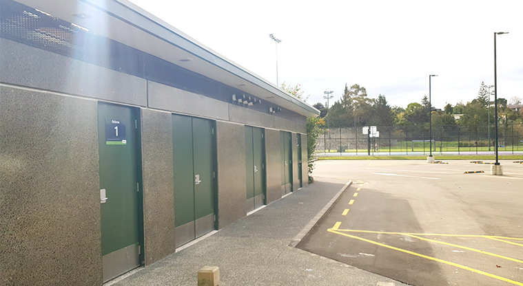 Tahurangi / Crum Park - Toilet block next to the car park.