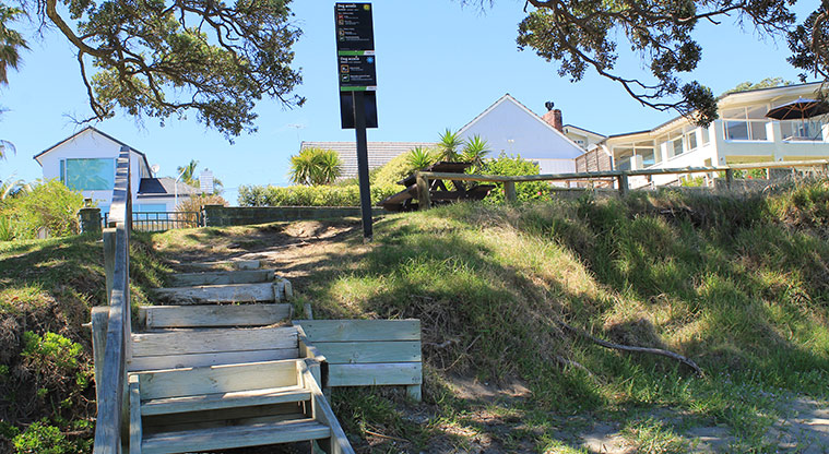 De Luen Avenue Beachfront Reserve - Set of steps down to the beach. Photo credit: M Loubser.