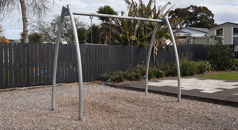 Delphine Close - Swings. Photo credit: S Hulse.