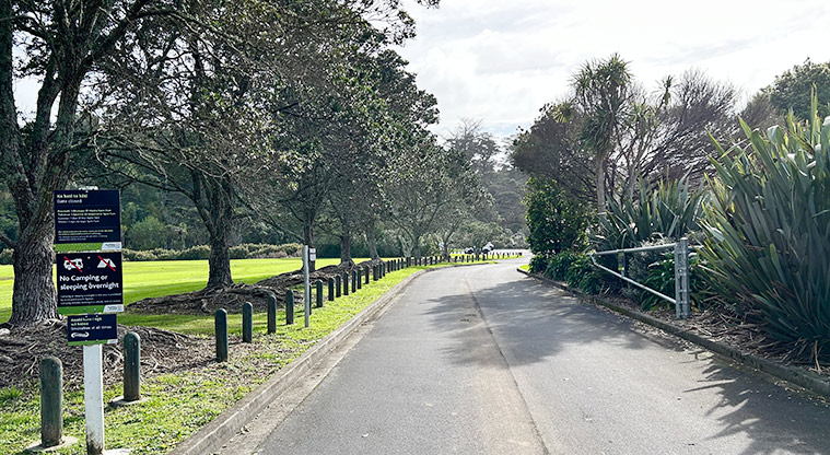 Dudding Park Sportsfield - Entrance to the car park.