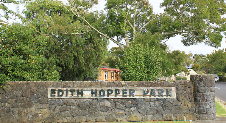 Edith Hopper Park - Stone wall with the name of the park. Photo credit: M Loubser.