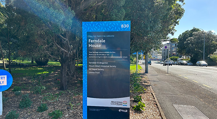 Ferndale Park - Ferndale House sign at the entrance to the park. Photo credit: S Hulse.