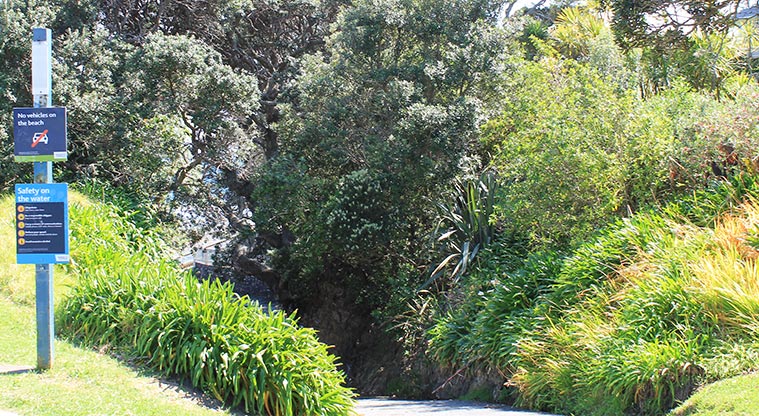 Fishermans Rock Reserve - Access to the boatramp. Photo credit: M Loubser.