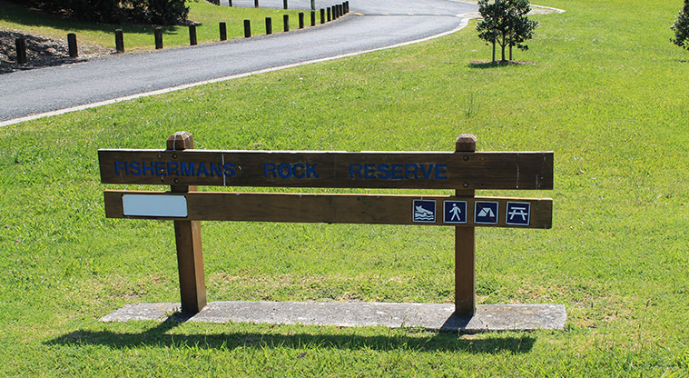 Fishermans Rock Reserve - Sign at the entrance to the reserve. Photo credit: M Loubser.