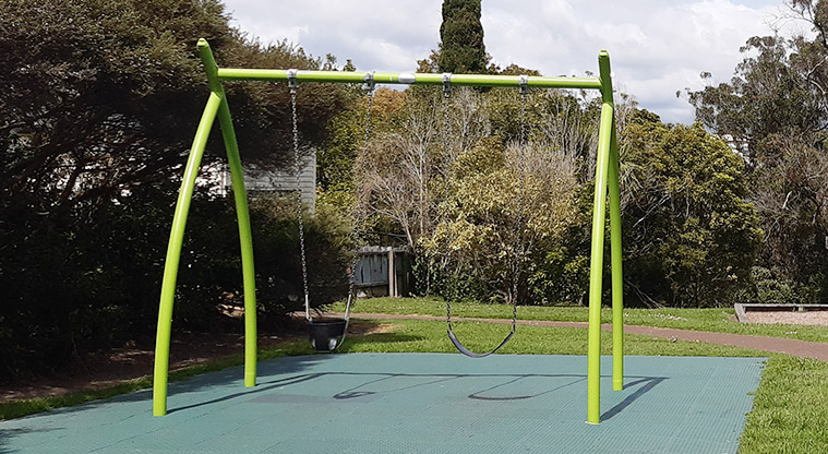 Francis Reserve - Set of two swings. Photo credit: T Hodder.