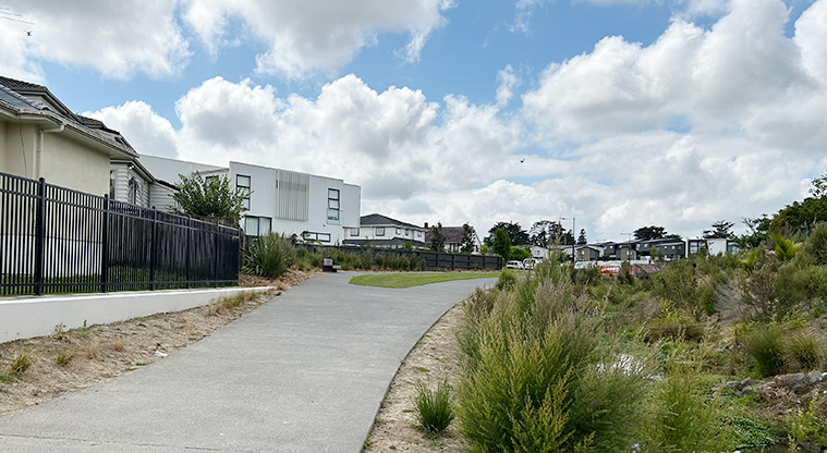 Freeland Reserve - Section of wide path inside the reserve. Photo credit: S Hulse.