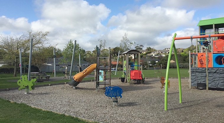 Glasgow Park - Colourful playground with climbing and swinging equipment, viewing towers, slides, rocking toys and swings. Photo credit: T Hodder.