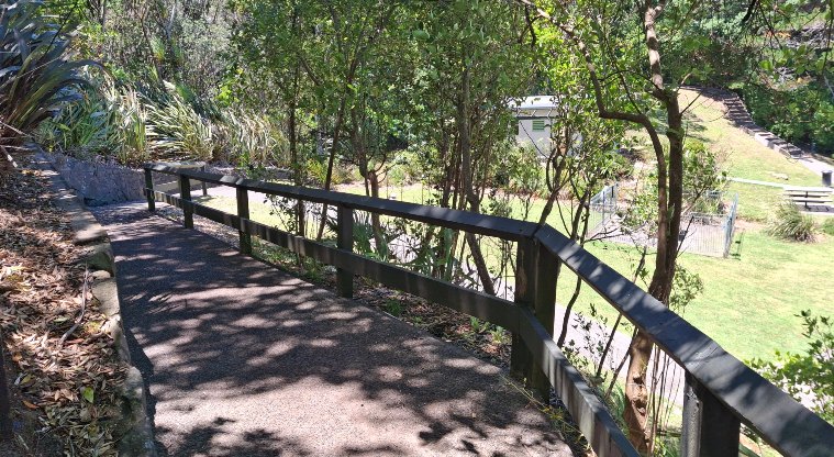 Tauihu / Green Bay Beach - Section of the walkway down to the beach. Photo credit: T Hodder.