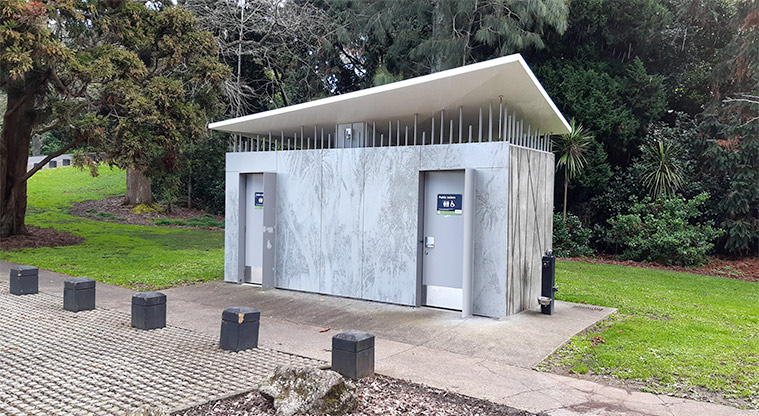 Gribblehirst Park - Public toilets located at the end of the flying fox near the playground.