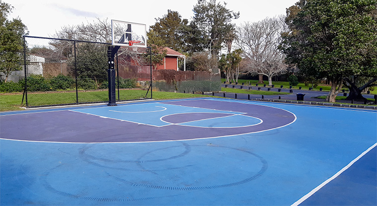 Gribblehirst Park – Basketball half-court located behind the upper playground.