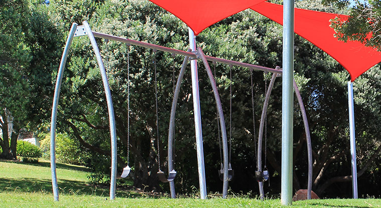 Hardley Reserve - Set of four swings. Photo credit: M Loubser.