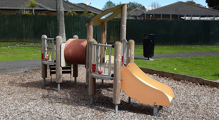 Harwood Reserve - Junior play module with steps, tunnel, slide and beads. Photo credit: S Hulse.