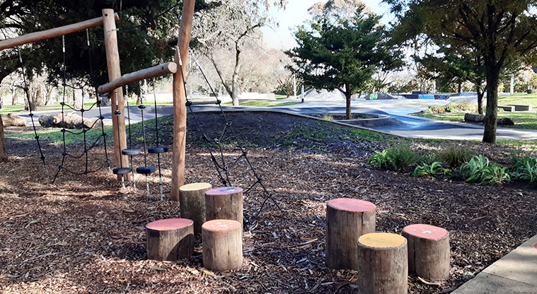 Manu-kau Noa Iho / Hayman Park - Climbing nets and stumps for stepping across.