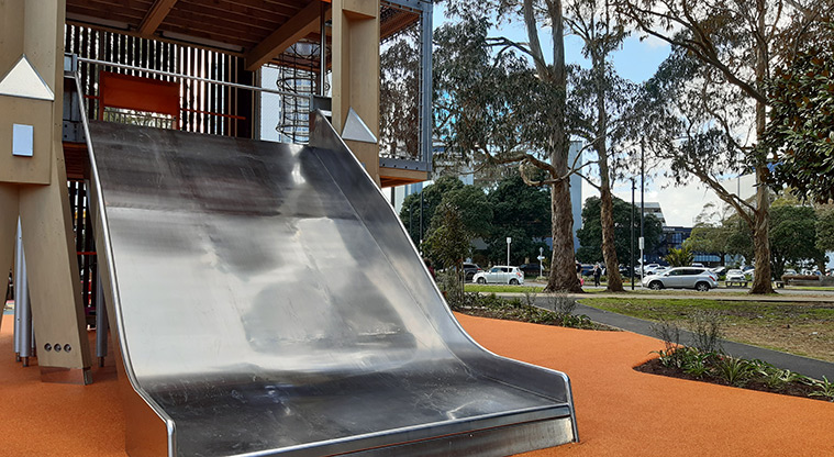 Manu-kau Noa Iho / Hayman Park - The wide slide from the first level of the tower.
