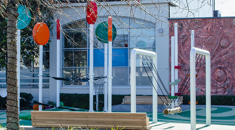 Heard Park - Log swing, climbing nets and colourful lollipop poles..