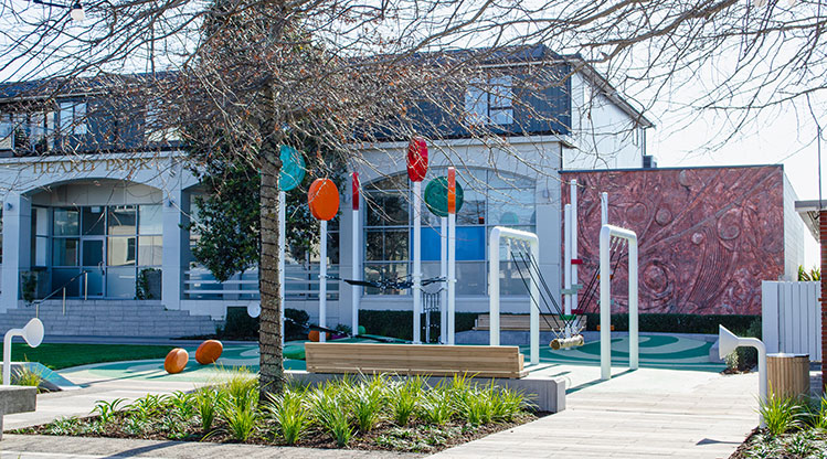 Heard Park - Log swing, climbing nets, colourful lollipop poles, sound tubes and seating inside the park.