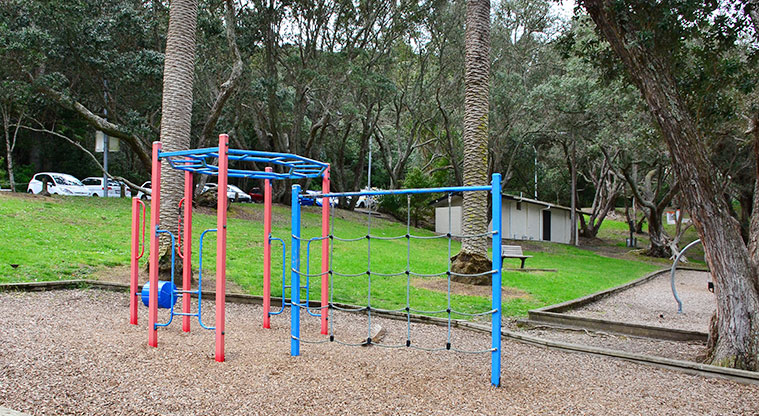 Hinemoa Park - Climbing frame and net. Photo credit: Aleksandar Ćirilović.