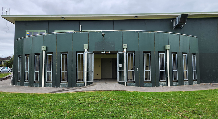 Howick Domain - Toilet block.