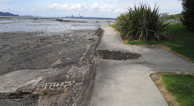 Kelvin Strand - Small boat ramp towards the south of the coastal pathway.