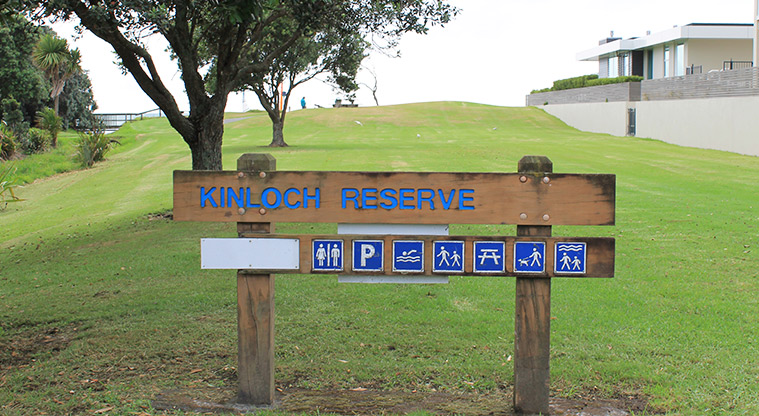 Kinlock Reserve - Sign at the entrance to the reserve. Photo credit: M Loubser.