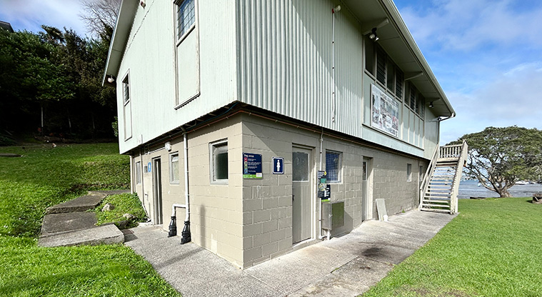 Wai Manawa / Little Shoal Bay Reserve - Toilet under the Sea Scout building. Photo credit: S Hulse.