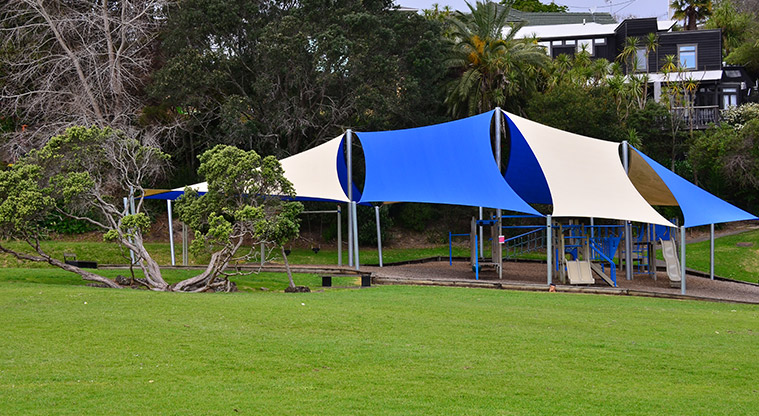 Wai Manawa / Little Shoal Bay Reserve - Playground covered with blue and white shade sails. Photo credit: Aleksandar Ćirilović.