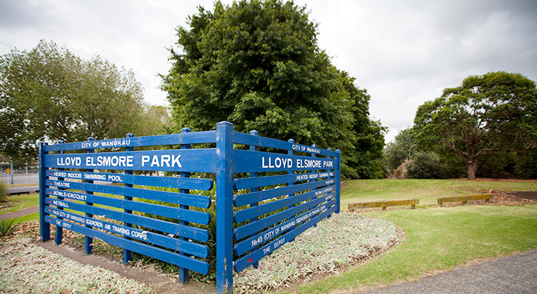 Lloyd Elsmore Park - Signage at the main entrance to the park. Photo credit: Adele Krantz.