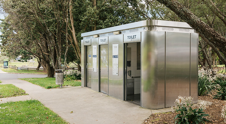 Wairaki / Lynfield Reserve - Toilets on the edge of the path near the playground. Photo credit: J Farnworth.