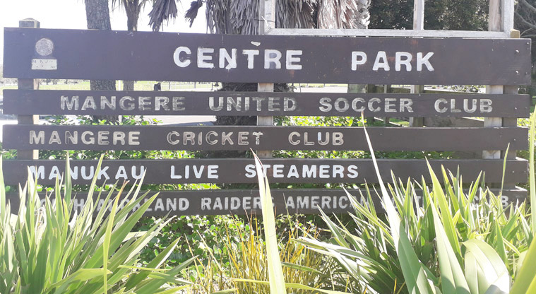 Ngā Hau Māngere / Māngere Centre Park - Sign at the entrance to the park.