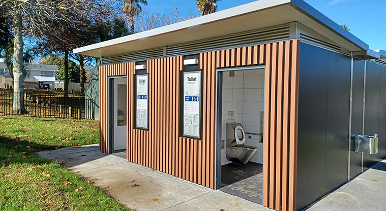 Ngā Hau Māngere / Māngere Centre Park - Accessible toilet block near the playground.